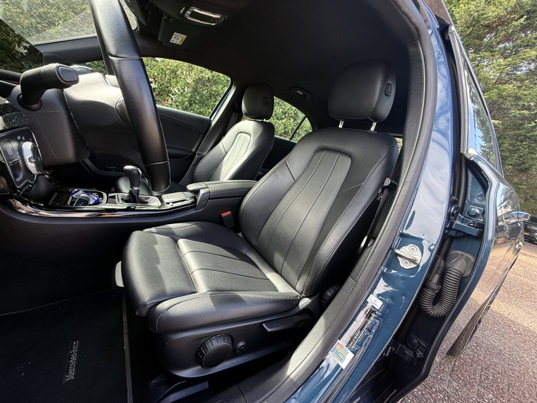 Vehicle Image 37