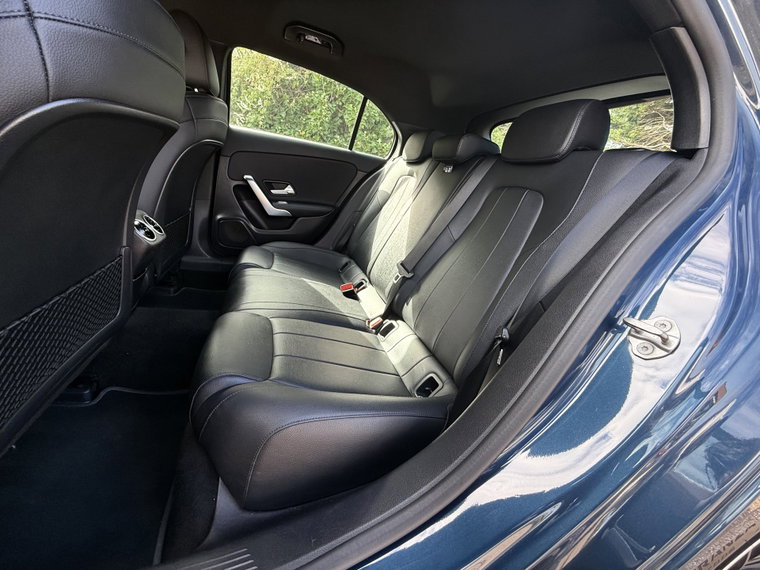 Vehicle Image 38