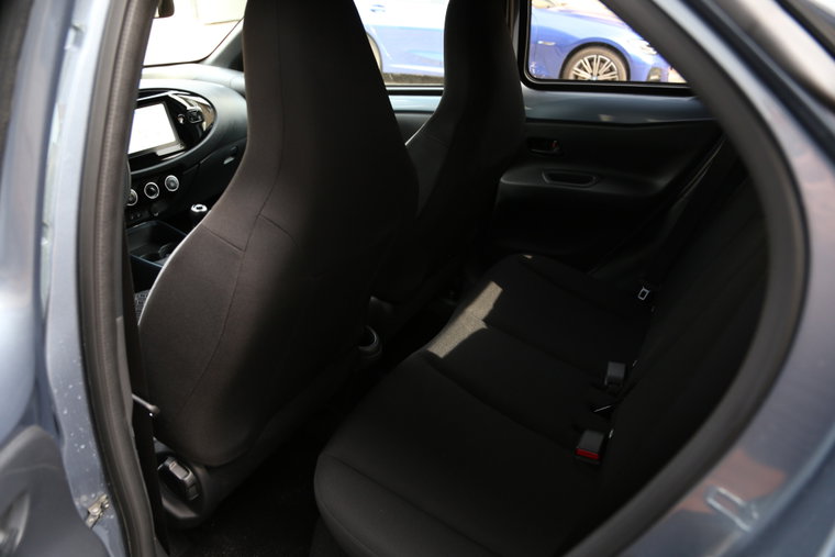 Vehicle Image 15