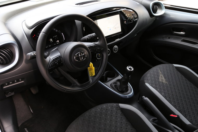 Vehicle Image 6