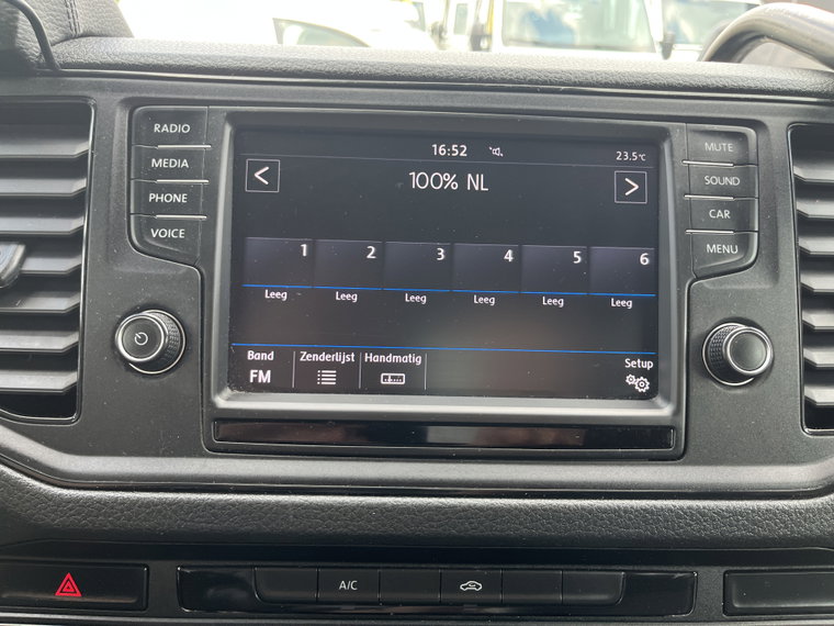 Vehicle Image 37