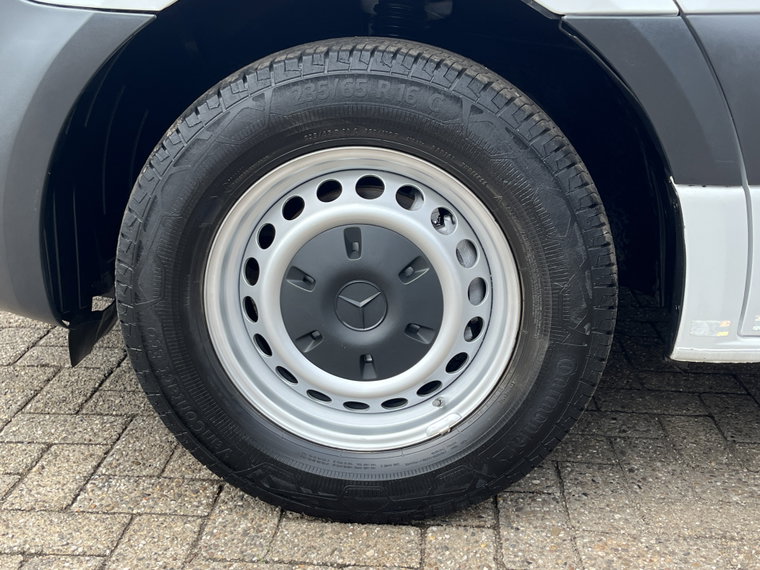 Vehicle Image 24