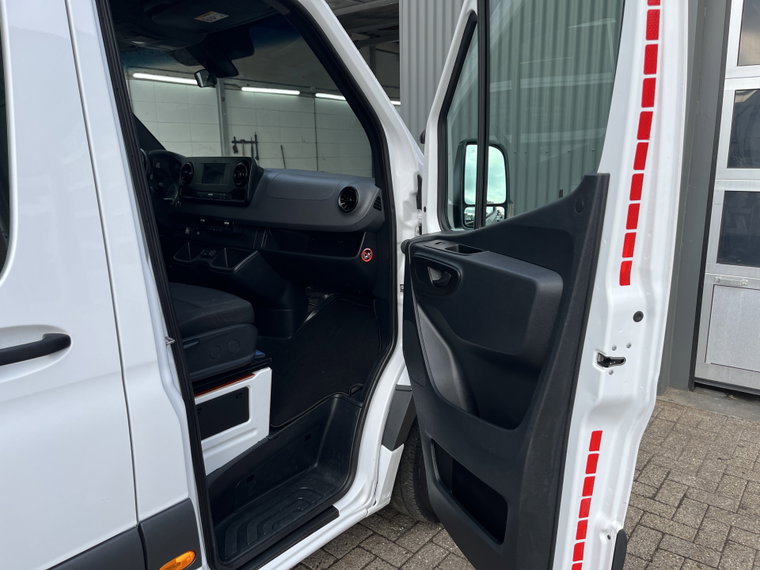 Vehicle Image 33