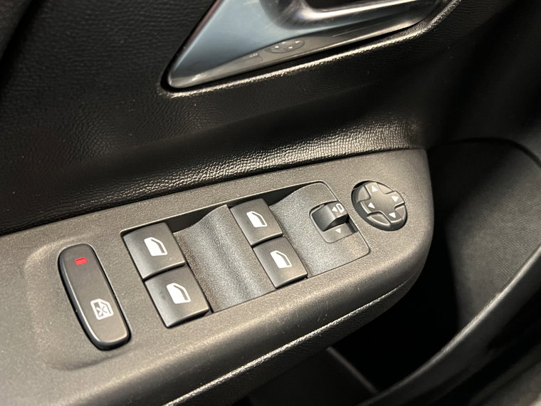 Vehicle Image 26