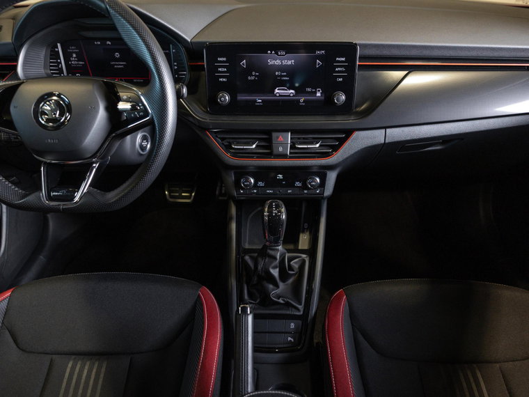 Vehicle Image 32