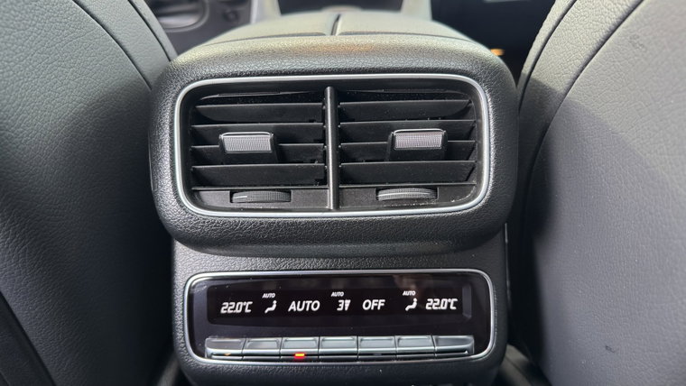 Vehicle Image 28