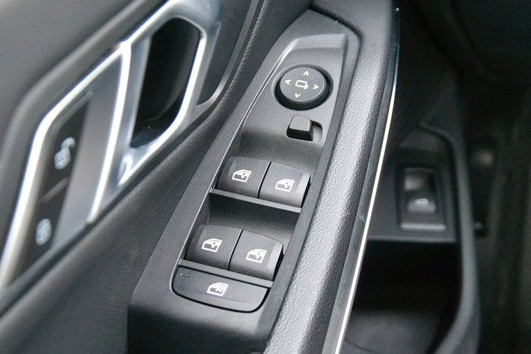 Vehicle Image 23