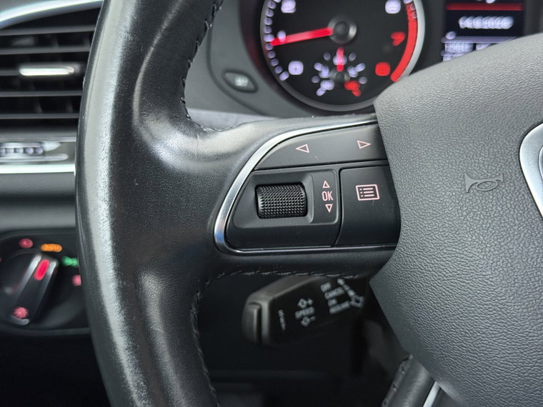 Vehicle Image 28