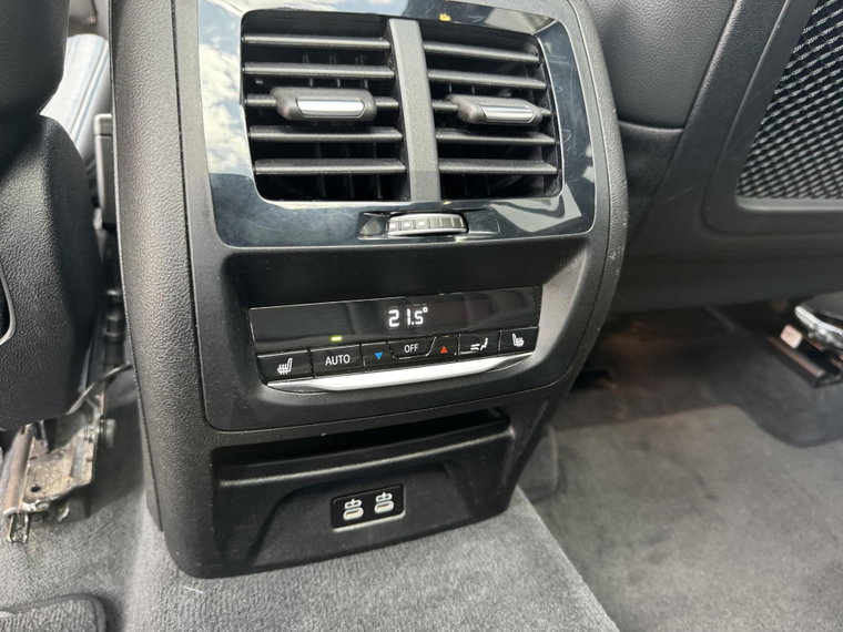 Vehicle Image 26