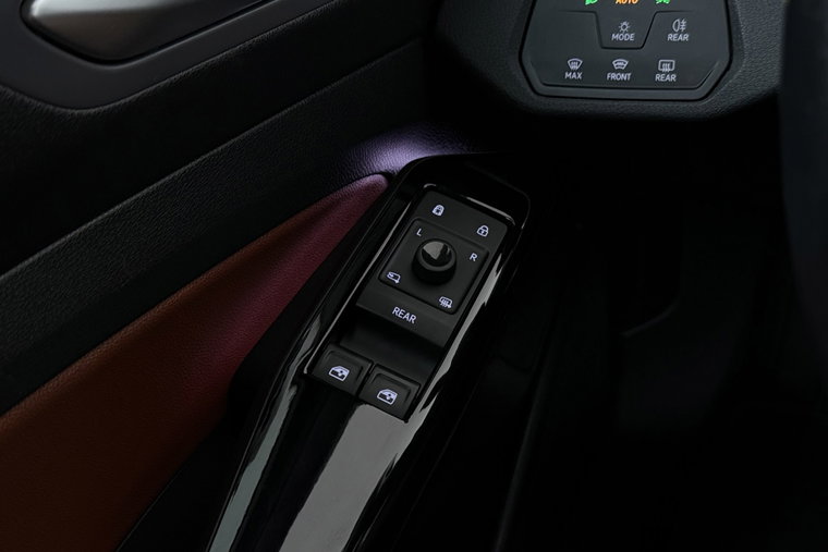 Vehicle Image 34