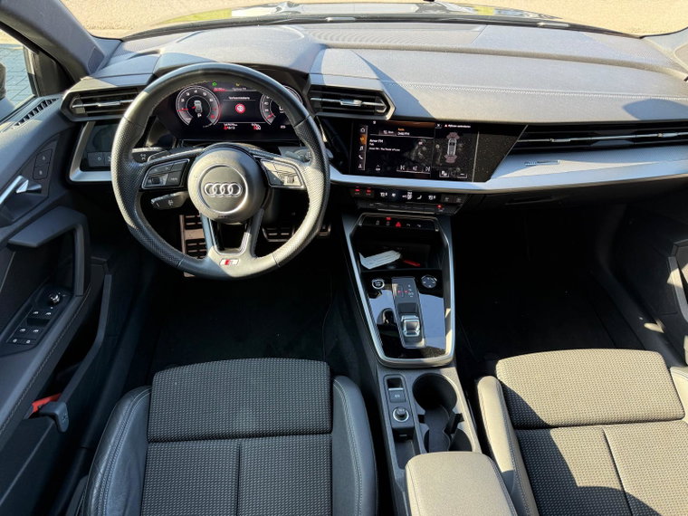 Vehicle Image 19