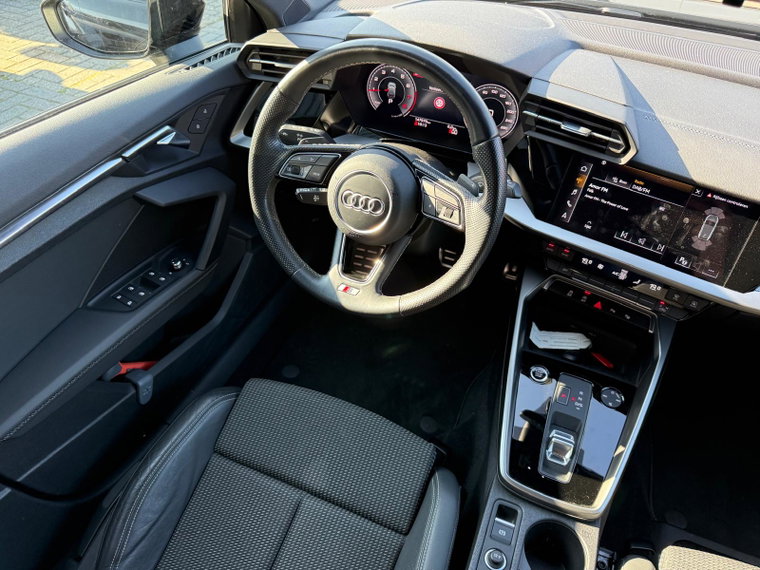 Vehicle Image 24