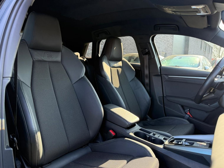 Vehicle Image 39