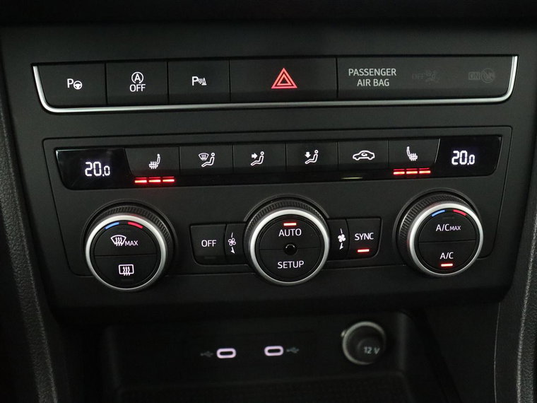 Vehicle Image 27