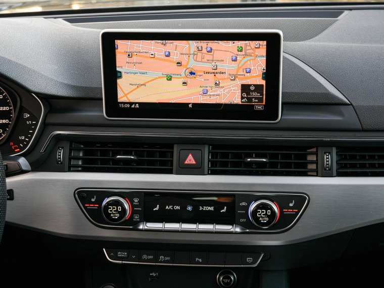 Vehicle Image 21