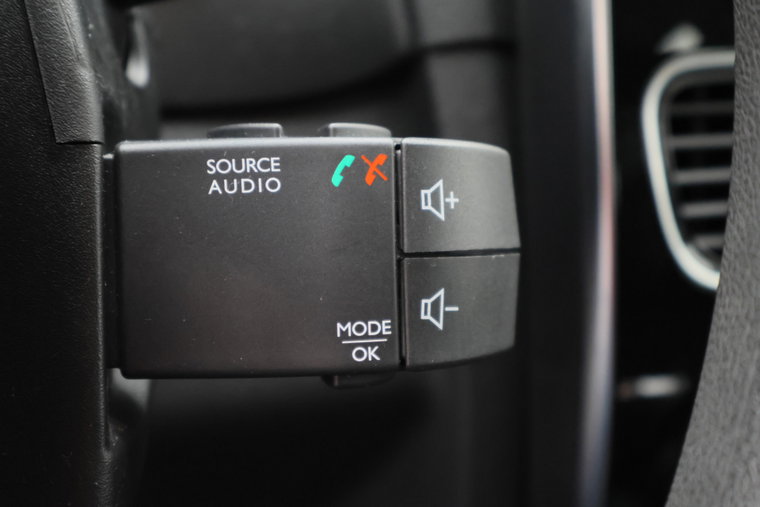 Vehicle Image 33