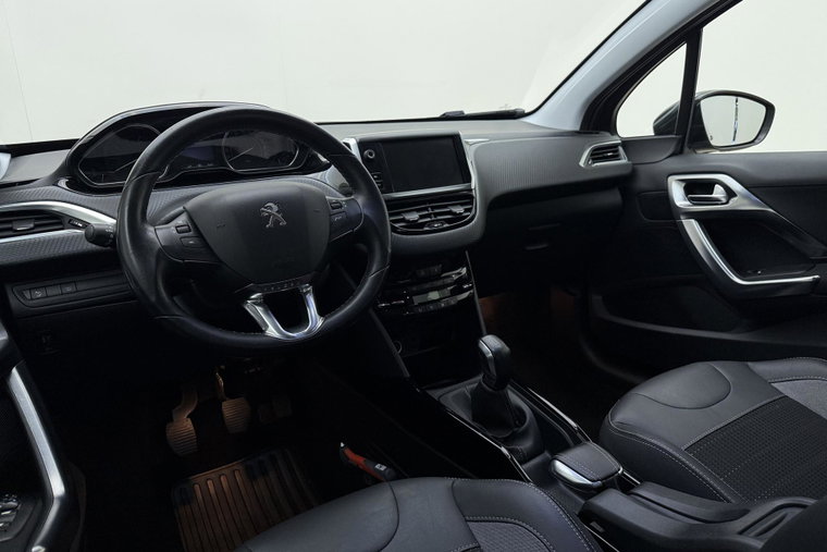 Vehicle Image 16