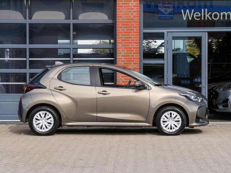 Vehicle Image 5