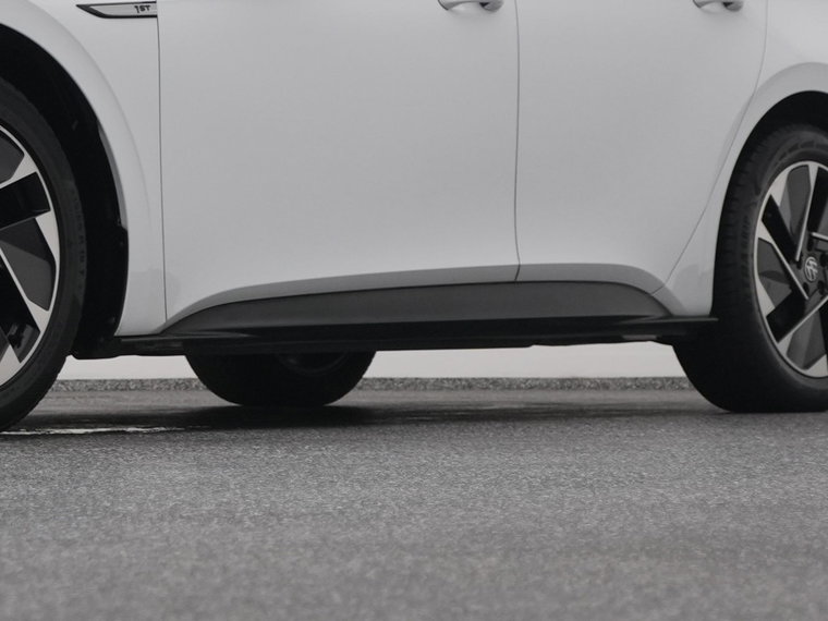 Vehicle Image 38