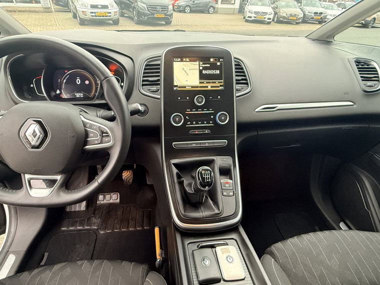 Vehicle Image 26