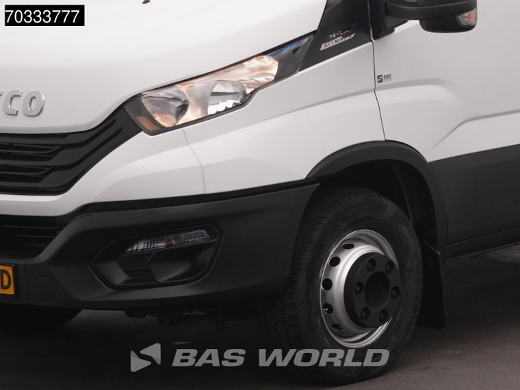 Vehicle Image 39