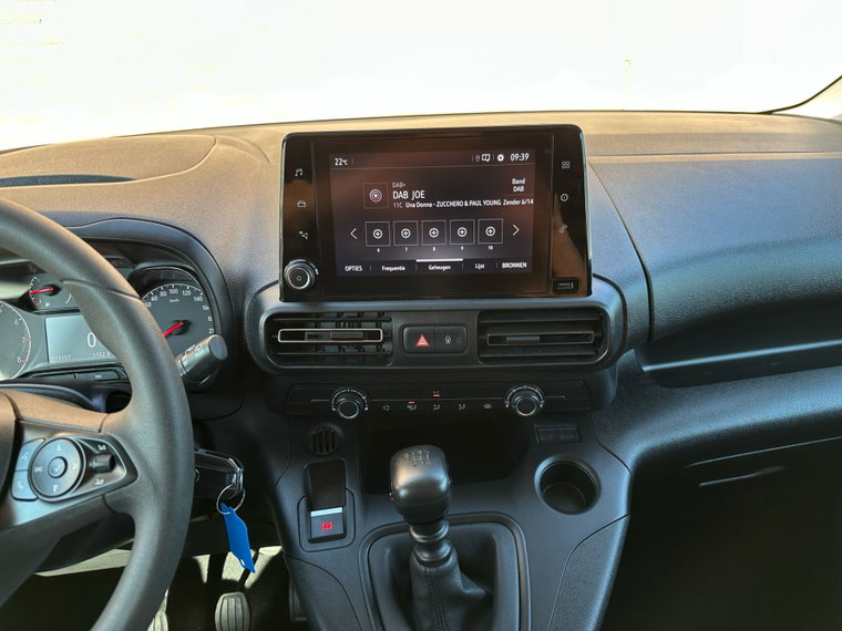 Vehicle Image 24