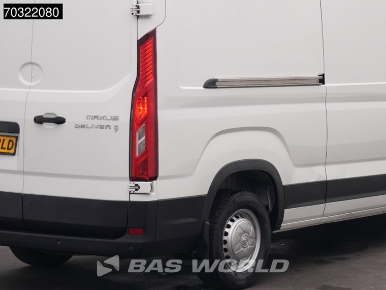 Vehicle Image 30