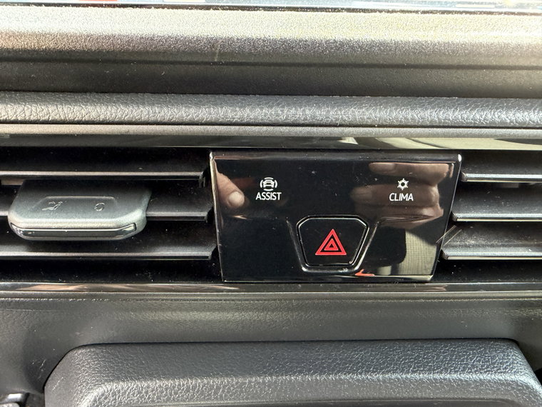 Vehicle Image 38
