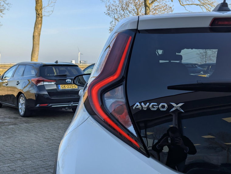 Vehicle Image 12