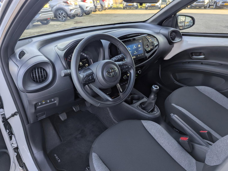 Vehicle Image 18