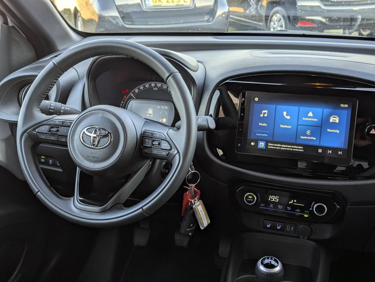 Vehicle Image 21