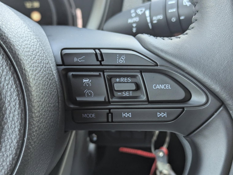 Vehicle Image 25