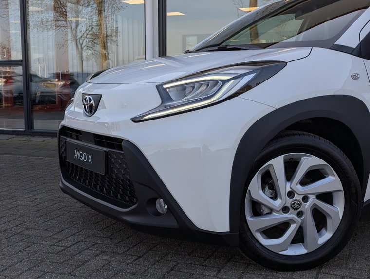Vehicle Image 9