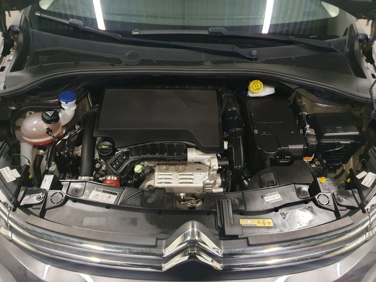 Vehicle Image 13
