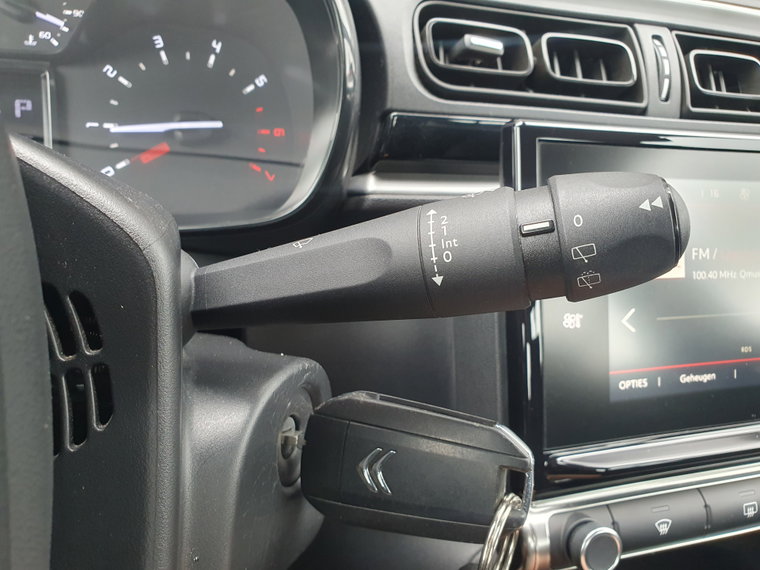 Vehicle Image 28