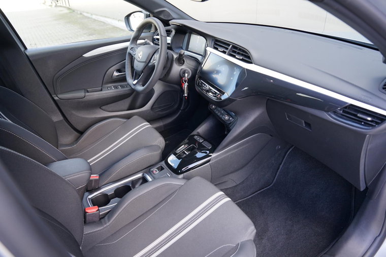 Vehicle Image 12