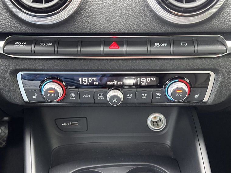 Vehicle Image 39