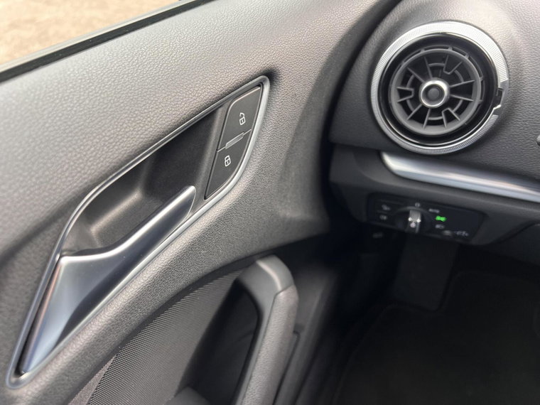 Vehicle Image 48