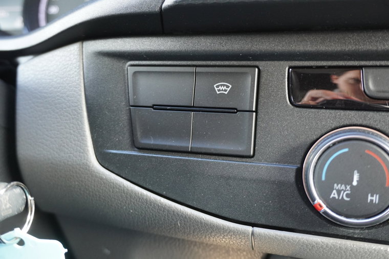 Vehicle Image 25