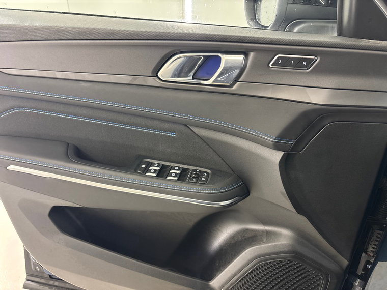 Vehicle Image 22