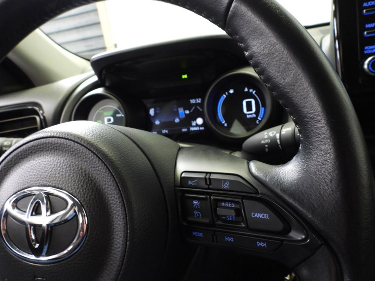 Vehicle Image 13