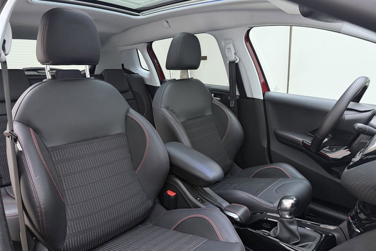 Vehicle Image 15