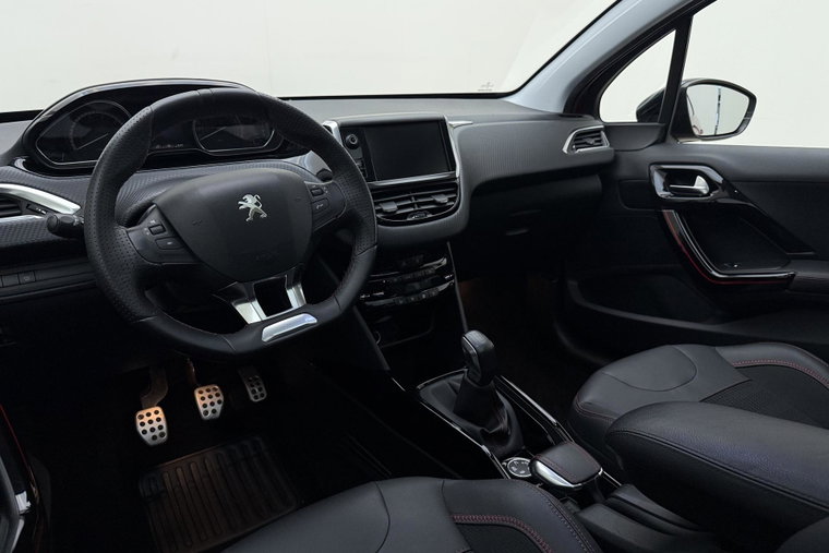 Vehicle Image 16