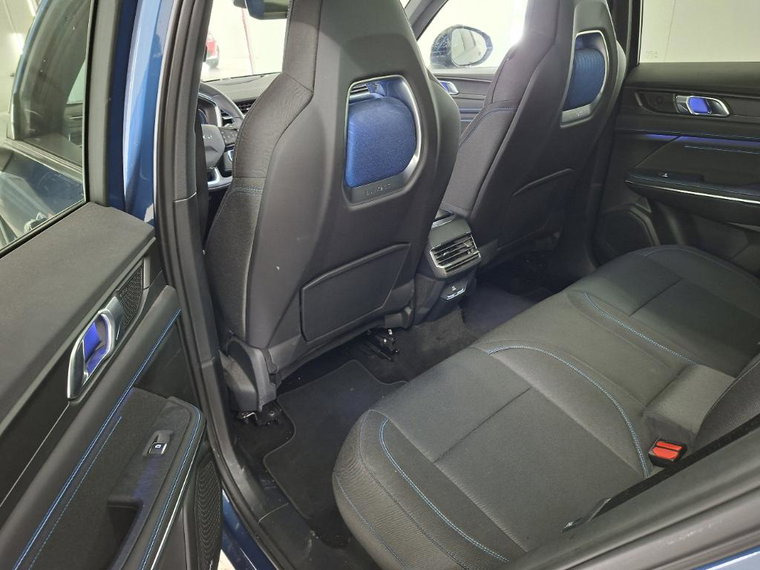 Vehicle Image 19