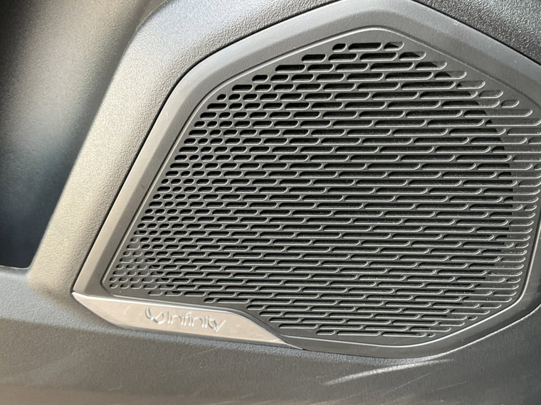 Vehicle Image 25
