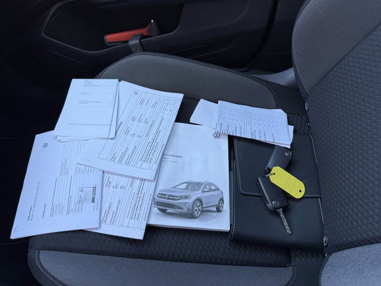 Vehicle Image 38