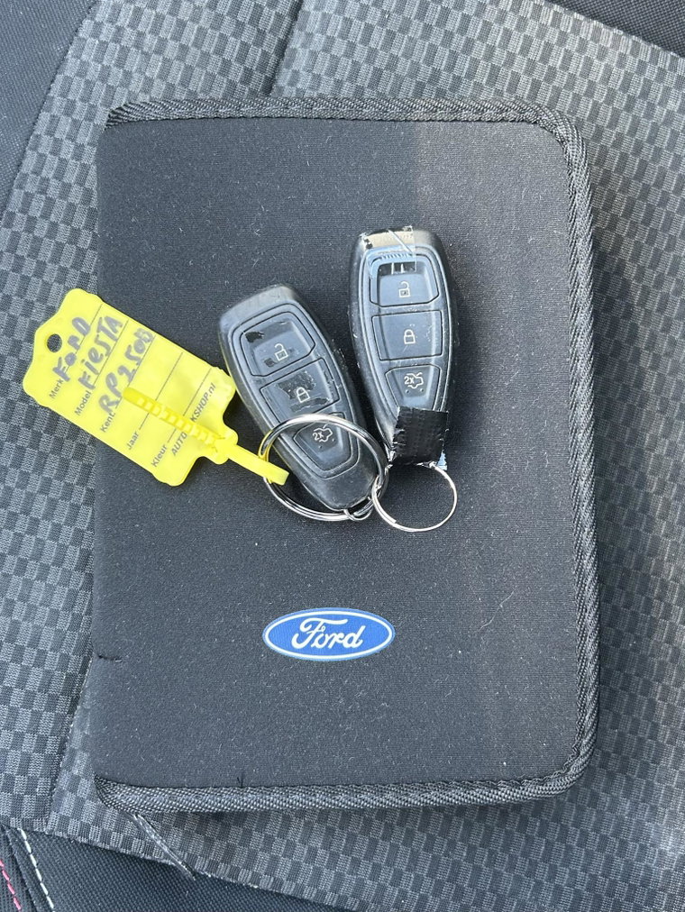 Vehicle Image 16