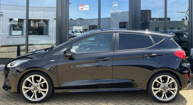 Vehicle Image 6