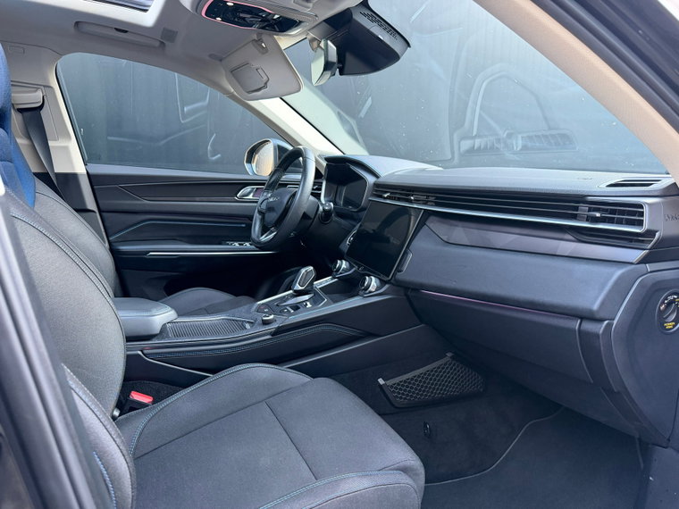 Vehicle Image 16