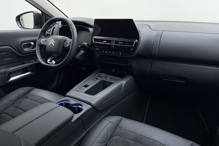 Vehicle Image 15